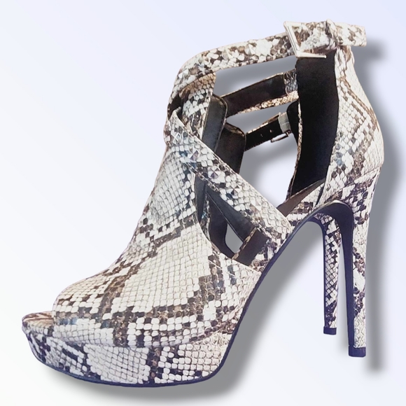 GBG by Guess | Platform Snakeskin Grey & White Heels | Size 7 | 4" Inches | - Picture 5 of 11